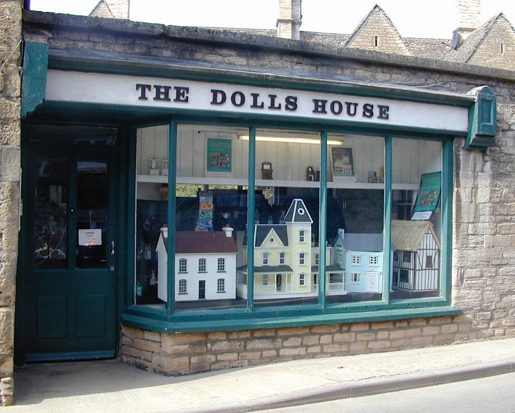 Doll House Store