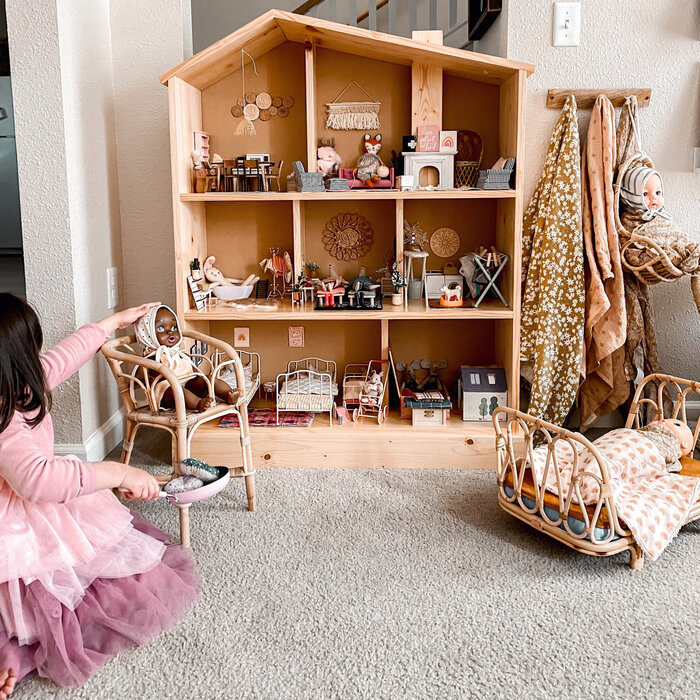 ag doll house out of  cardboard