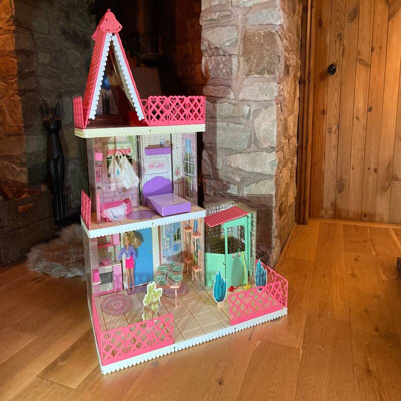 sindy dollhouse