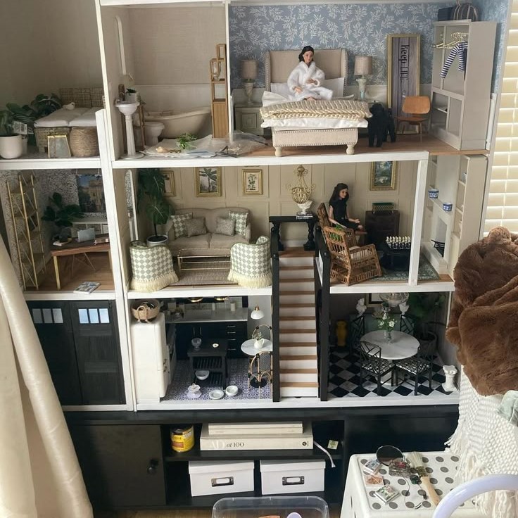 doll house club