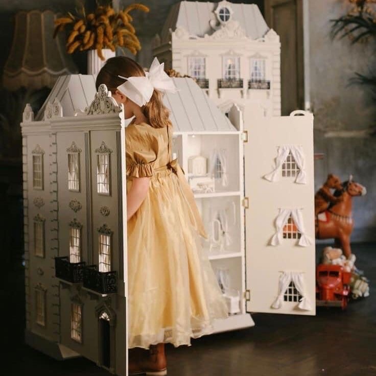 doll house club