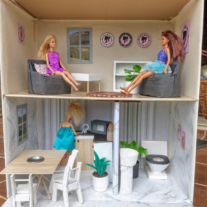 how to make a doll house out of cardboard