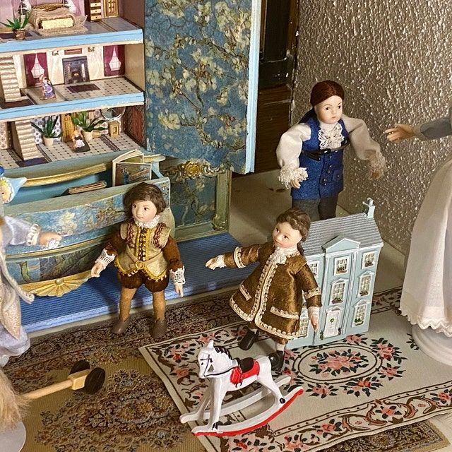 antique doll house