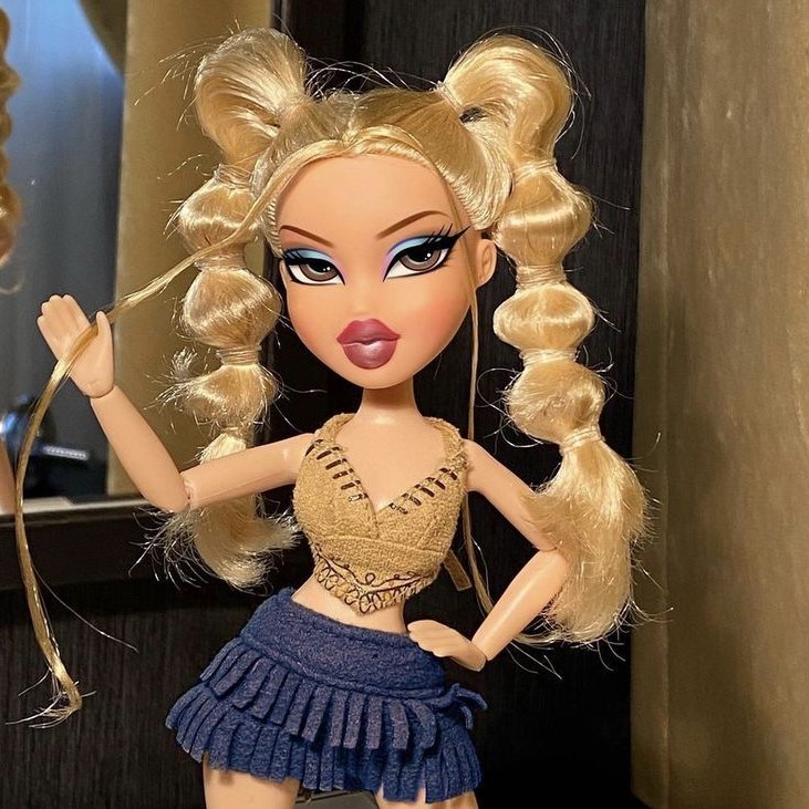 doll head with hair
