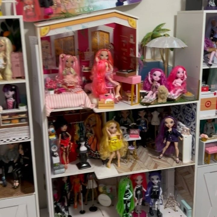 rainbow high doll house