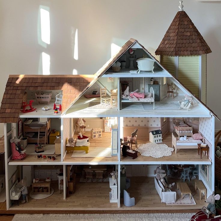 antique doll house