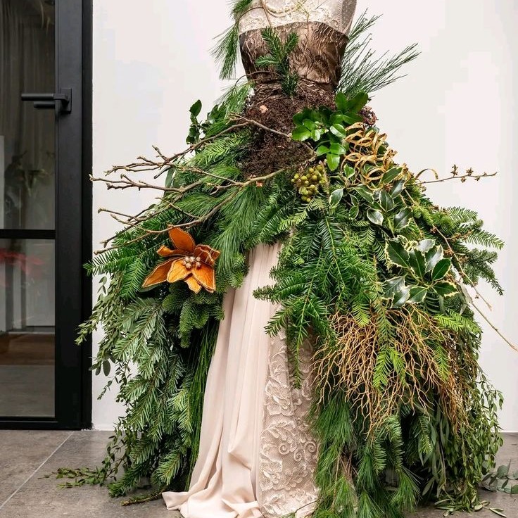 mannequin christmas tree