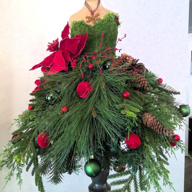 mannequin christmas tree